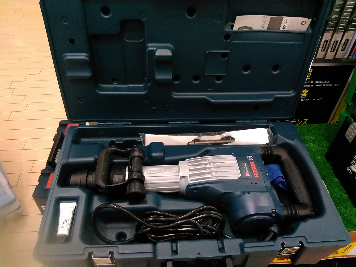 【展示品】BOSCH　はつりハンマー　GSH11VC